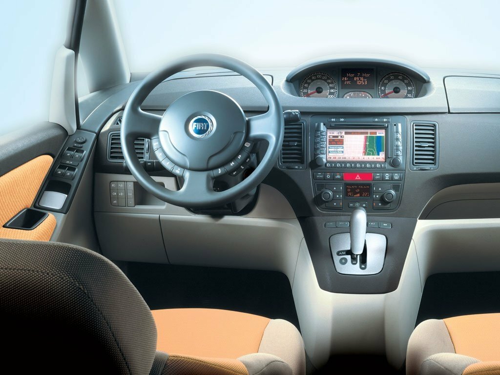Fiat Idea, , 2003–2016, Компактвэн: Передняя панель