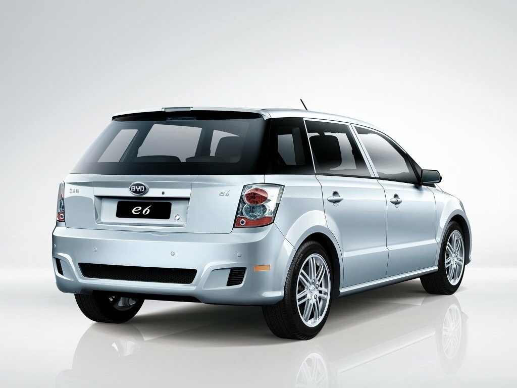 BYD E6, , 2009–2021, Hatchback 5 door: Rear three-quarter view