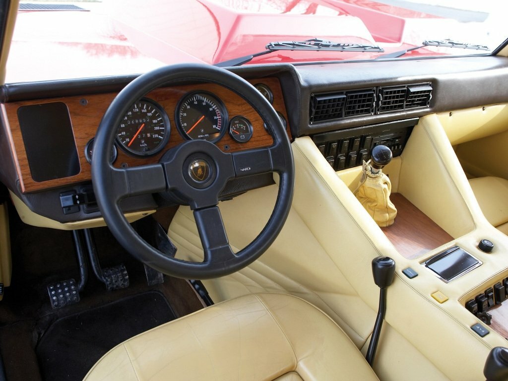 Lamborghini LM002, , 1986–1993, Пикап Двойная кабина: Передняя часть салона