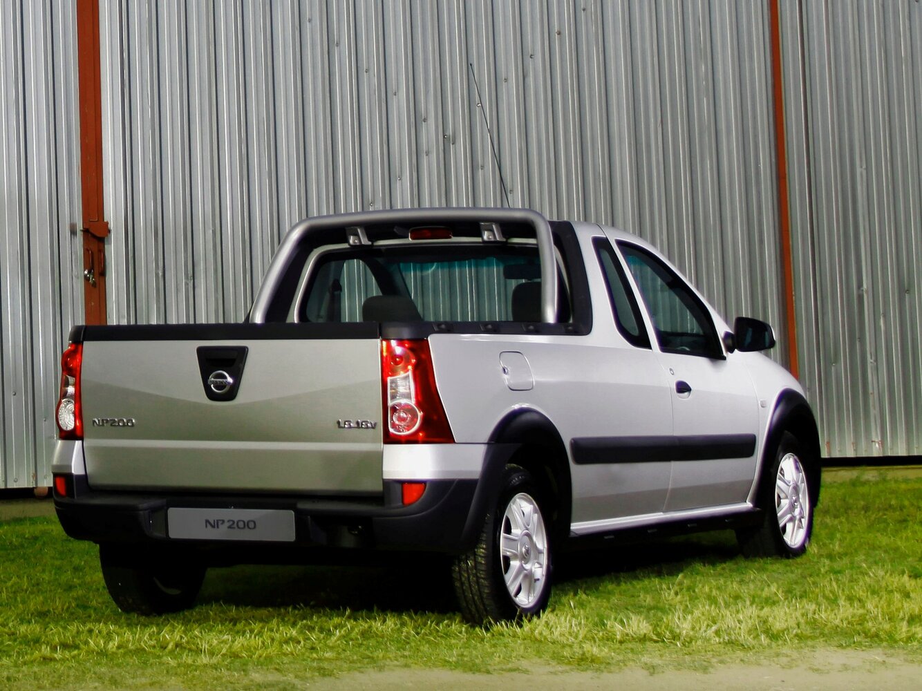 Nissan NP200, , 2008–2024, Pickup Одинарная кабина: Rear three-quarter view