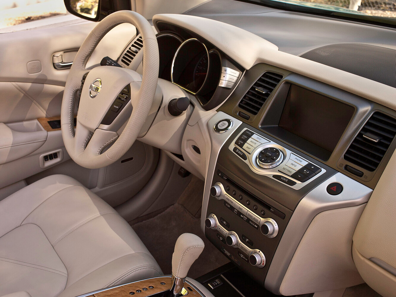 Nissan Murano, II (Z51) facelift 2, 2011–2015, Convertible: Front cabin