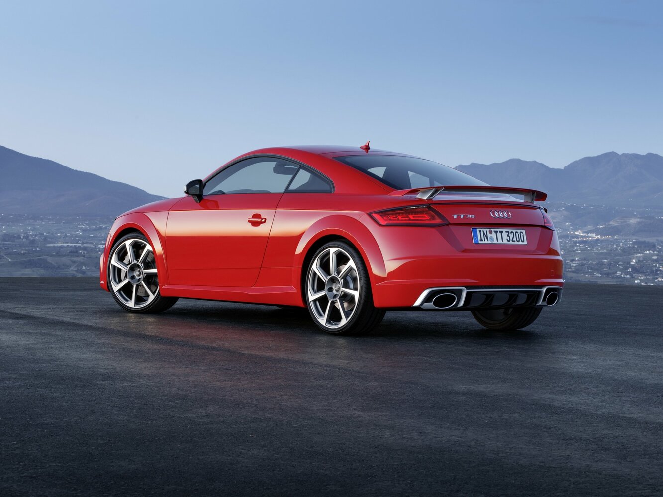 Audi TT RS, III (8S), 2016–2018, Купе: Вид сзади в три четверти