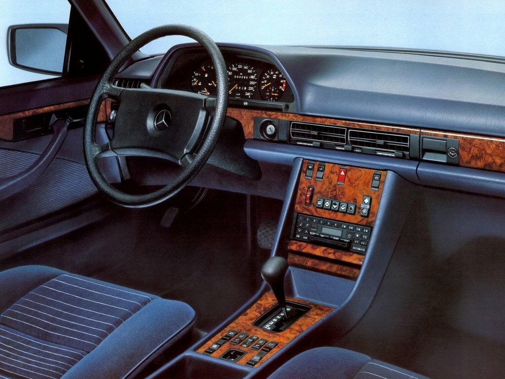 Mercedes-Benz S-Класс, II (W126), 1979–1985, Купе: Передняя часть салона
