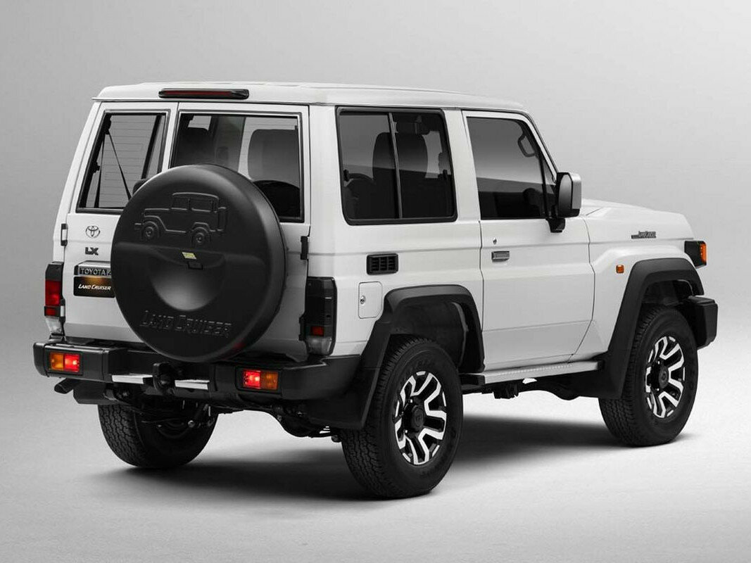 Toyota Land Cruiser, 70 Series facelift 2, 2023–2026, SUV 3 door 71: Rear three-quarter view