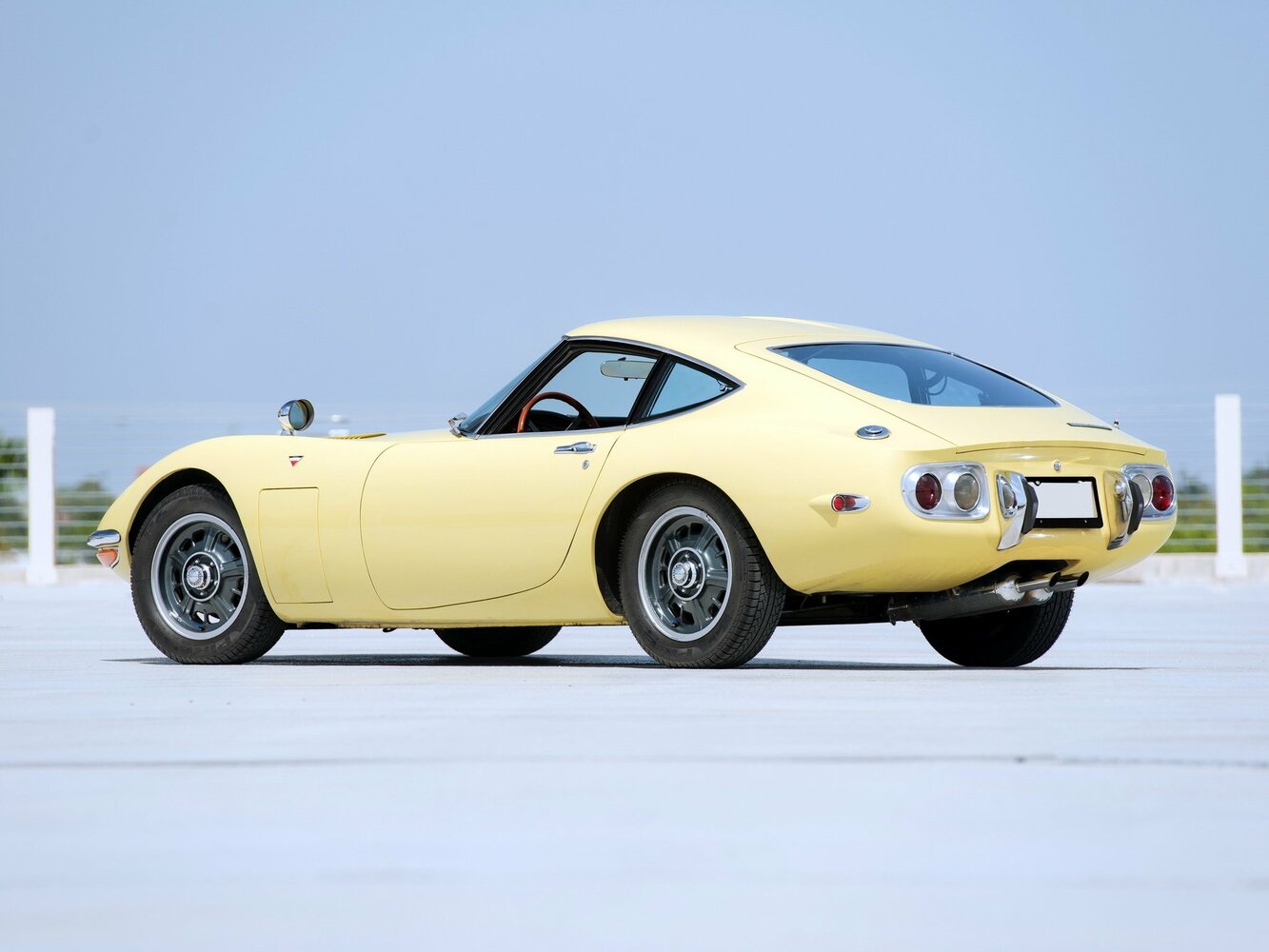 Toyota 2000GT, , 1967–1970, Coupe: Rear three-quarter view