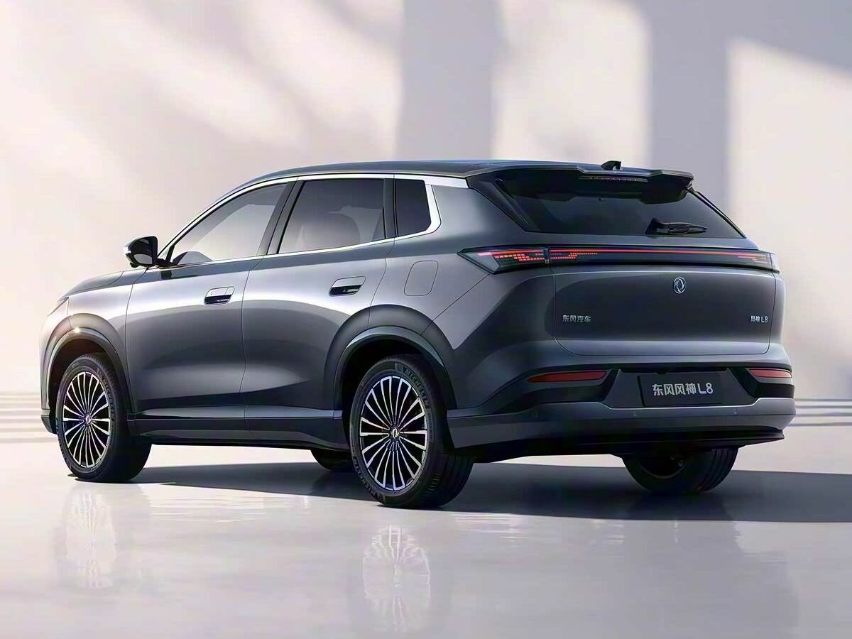 Dongfeng Aeolus L8, , 2025–2026, SUV 5 door: Rear three-quarter view