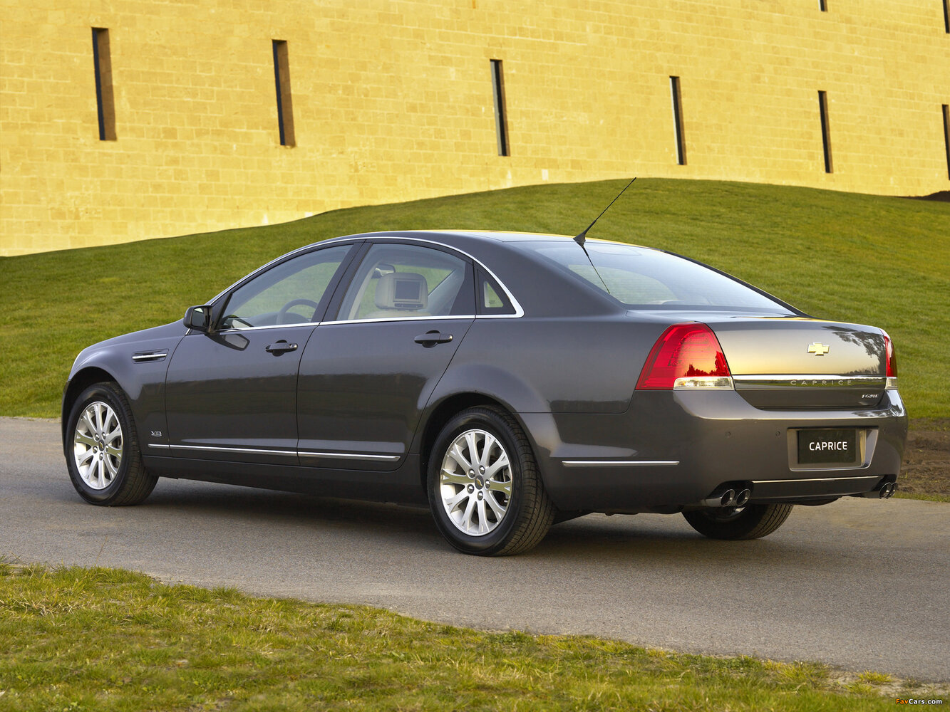 Chevrolet Caprice, VI, 2006–2017, Sedan: Rear three-quarter view