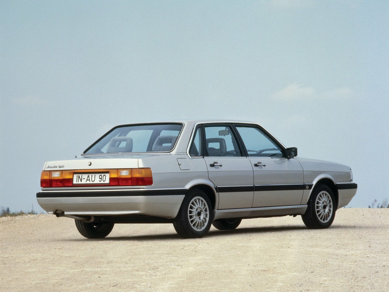Audi 90, I (B2), 1984–1987, Седан: Вид сзади в три четверти