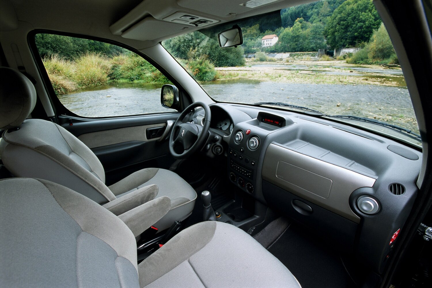Citroen Berlingo, I Рестайлинг, 2002–2012, Компактвэн: Передняя часть салона