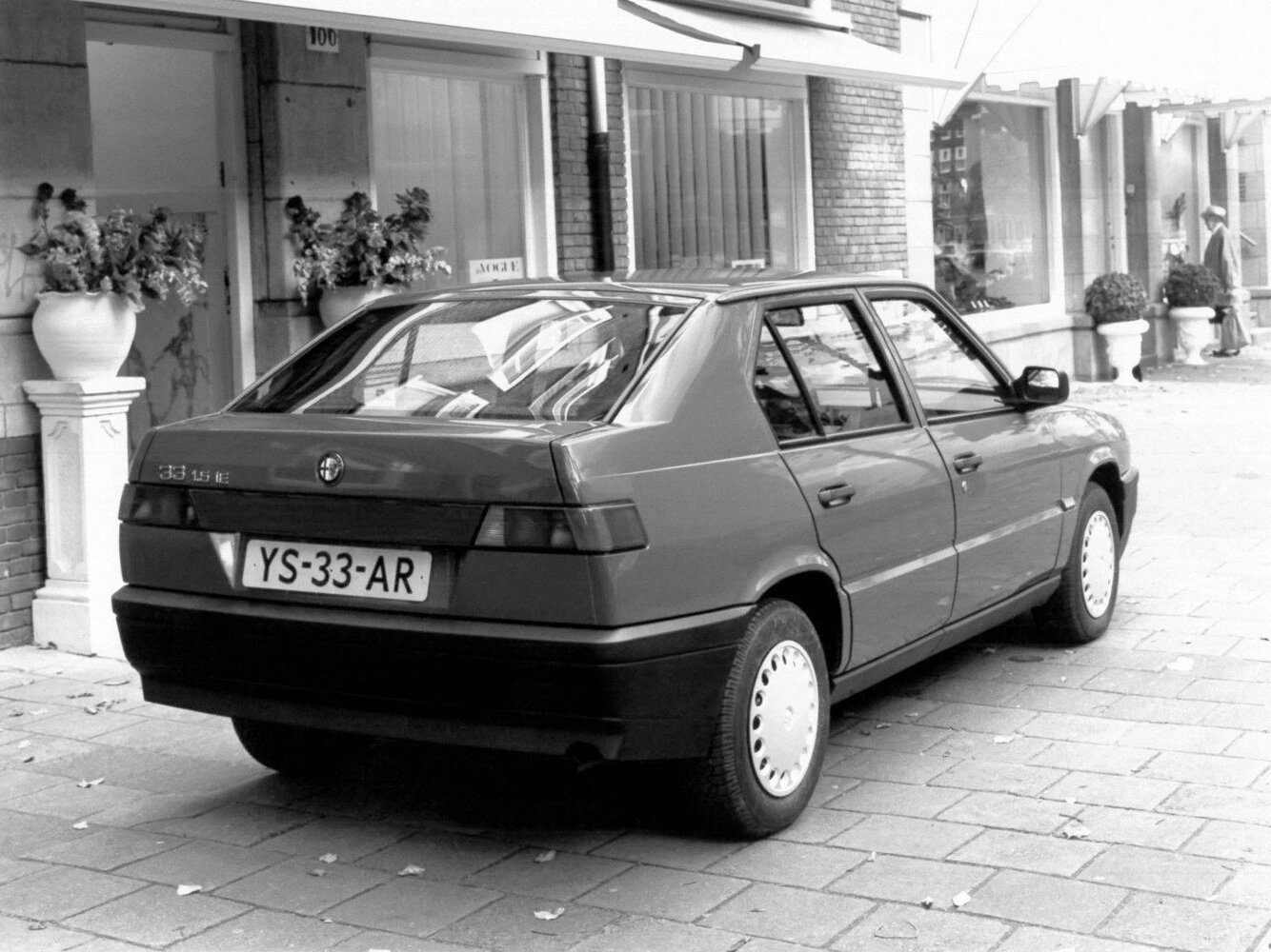 Alfa Romeo 33, II, 1990–1994, Hatchback 5 door: Rear three-quarter view