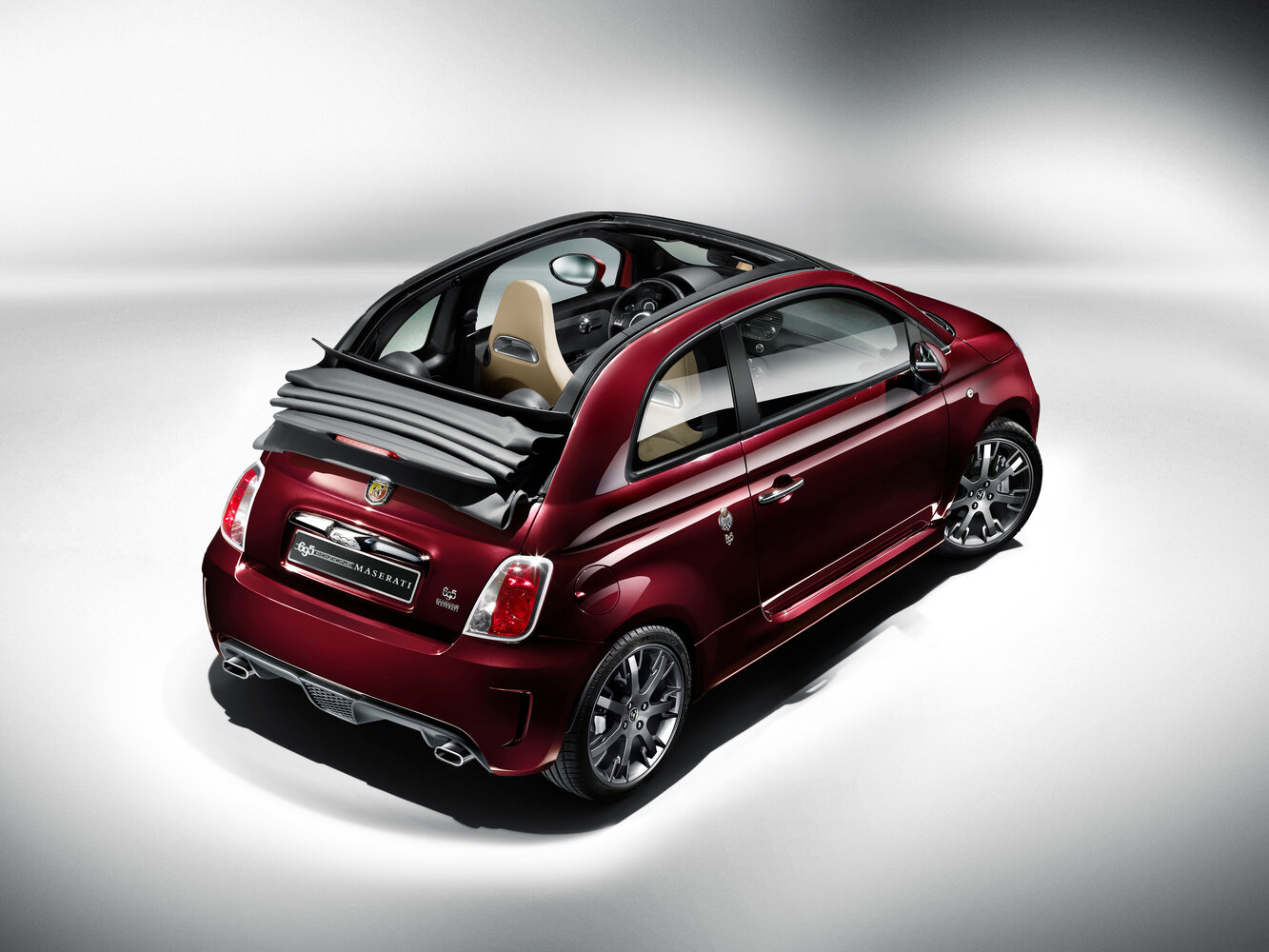 Abarth 695, I, 2010–2017, Convertible: Rear three-quarter view