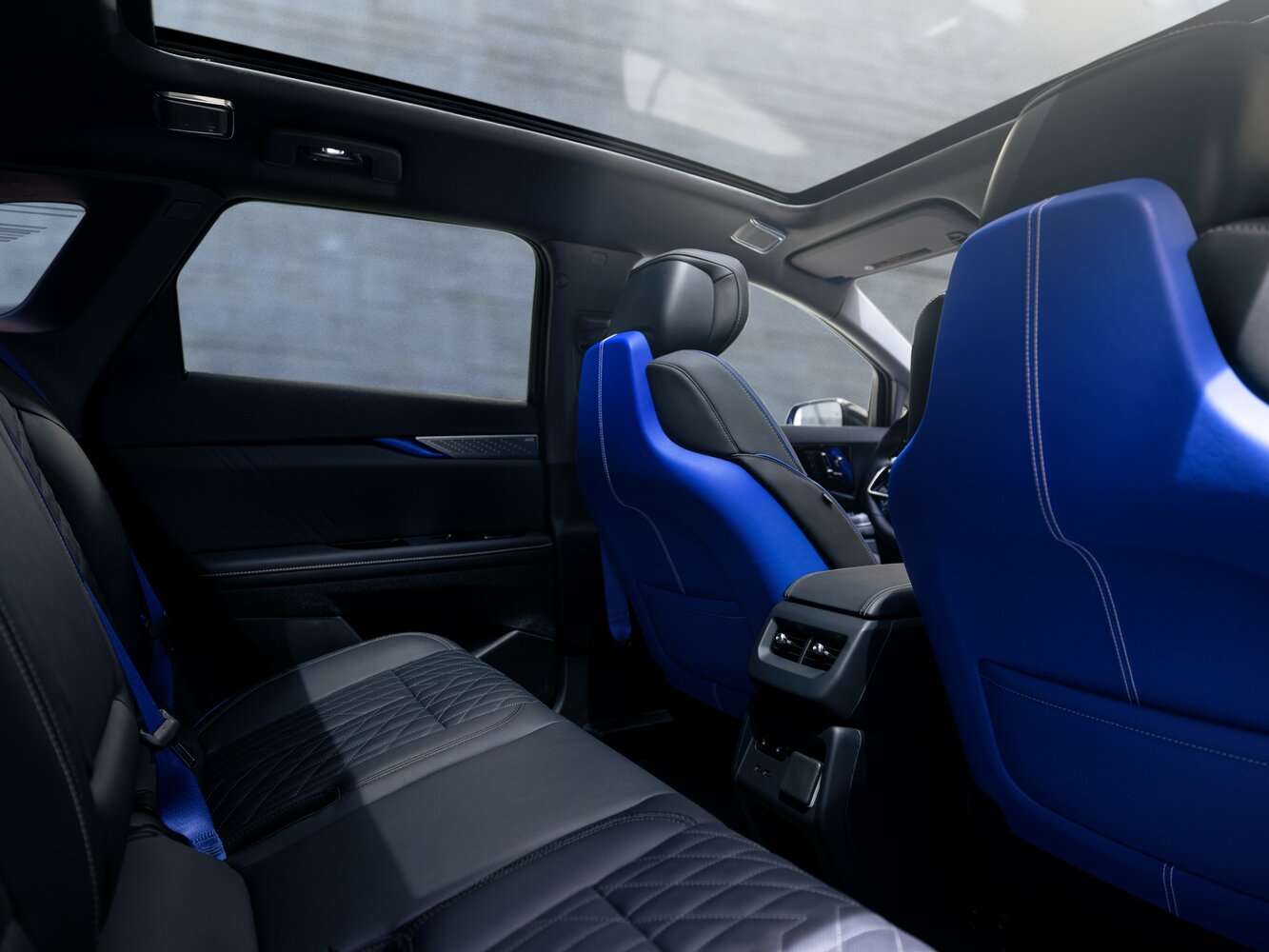Cadillac Optiq-V, , 2025–2026, Внедорожник 5 дв.: Задняя часть салона