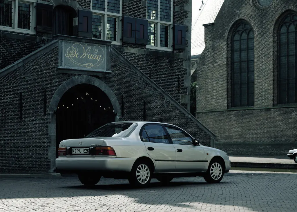 Toyota Corolla, 7 поколение, E100, Седан, Россия, 06.1991 - 04.1995: фото поколения 2