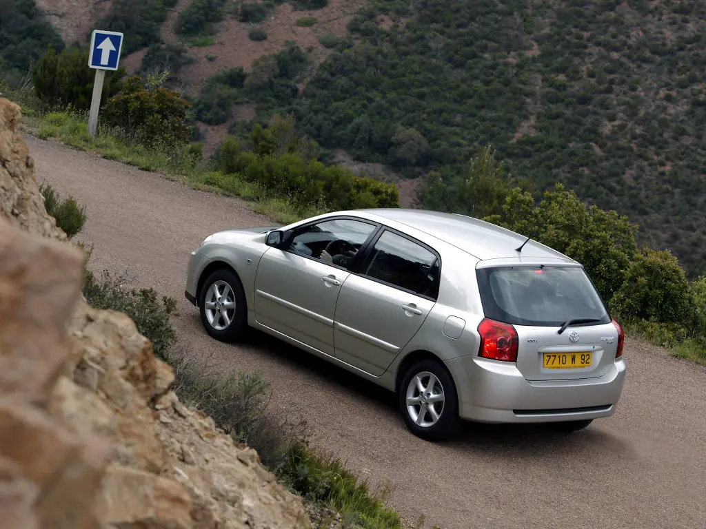 Toyota Corolla, 9 поколение, E120, рестайлинг, Хэтчбек 5 дв., Россия, 05.2004 - 02.2007: фото поколения 17