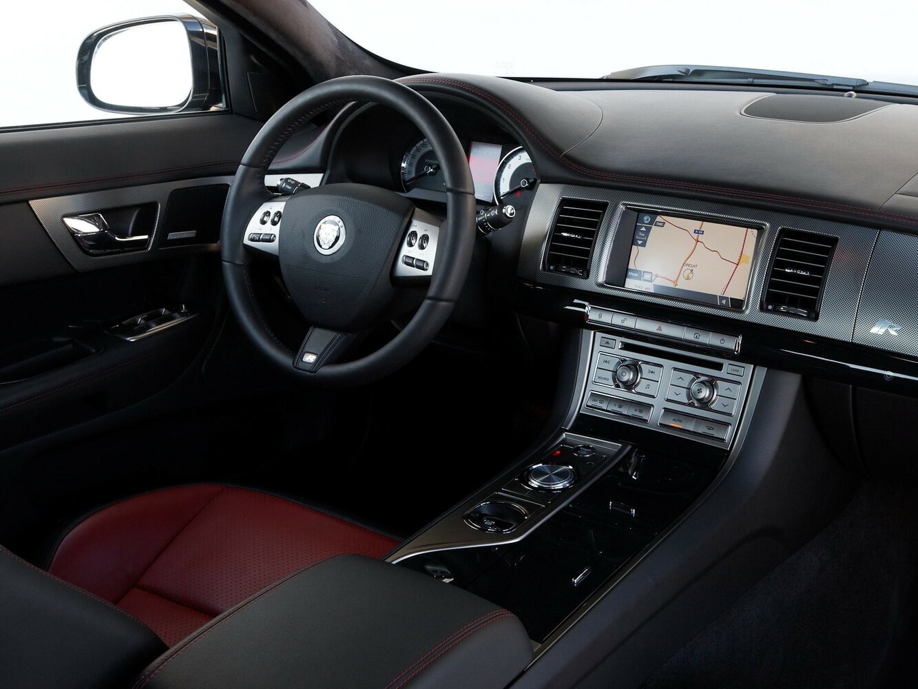Jaguar XFR, I, 2009–2011, Sedan: Front cabin