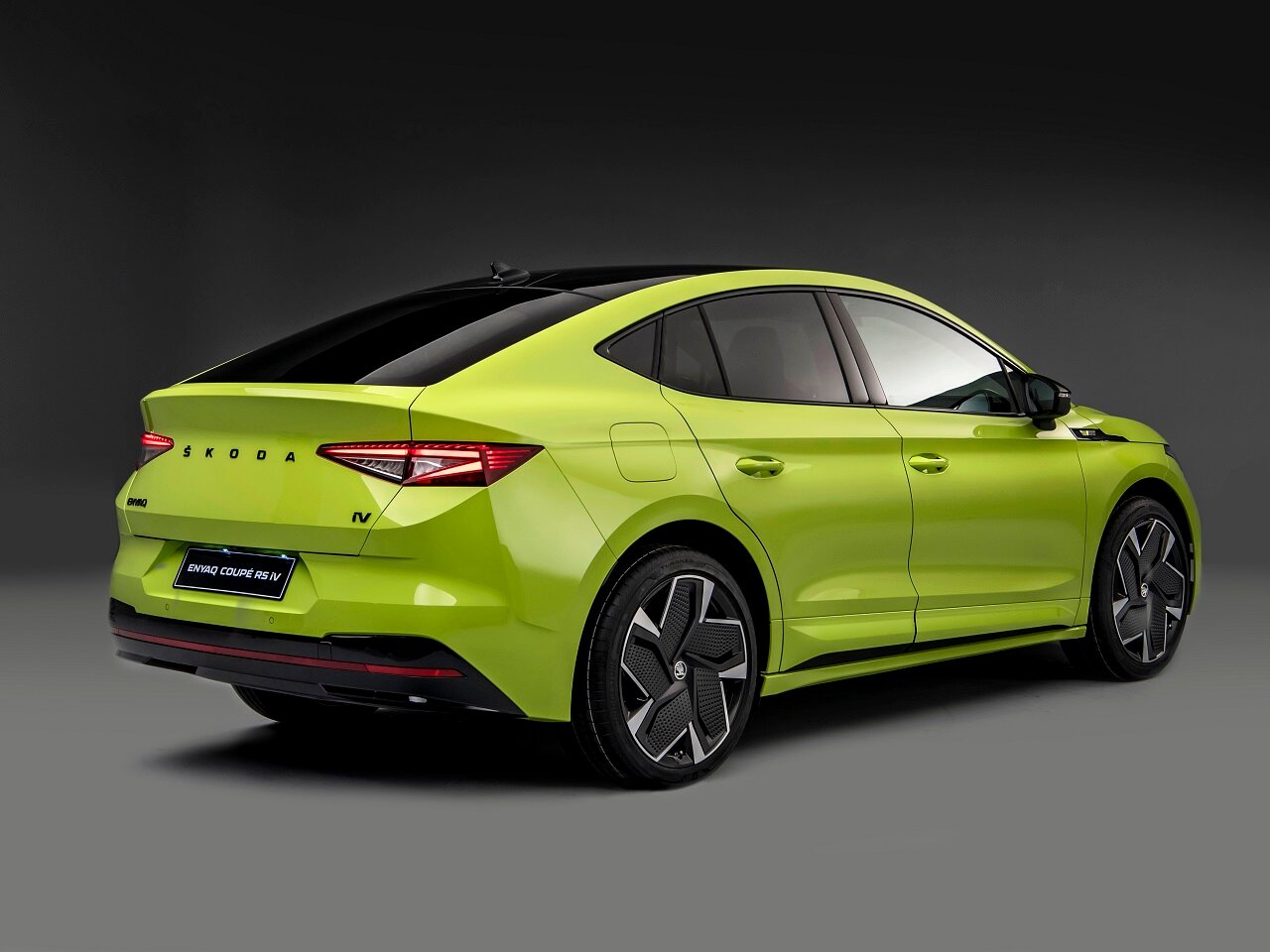 Skoda Enyaq Coupe RS, I, 2022–2025, Внедорожник 5 дв.: Вид сзади в три четверти