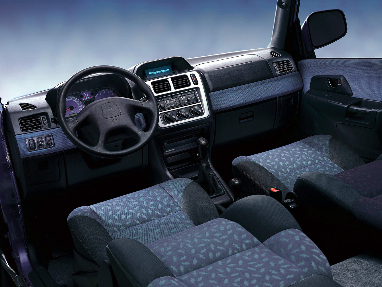 Mitsubishi Pajero Pinin, , 1998–2006, Внедорожник 5 дв.: Передняя часть салона