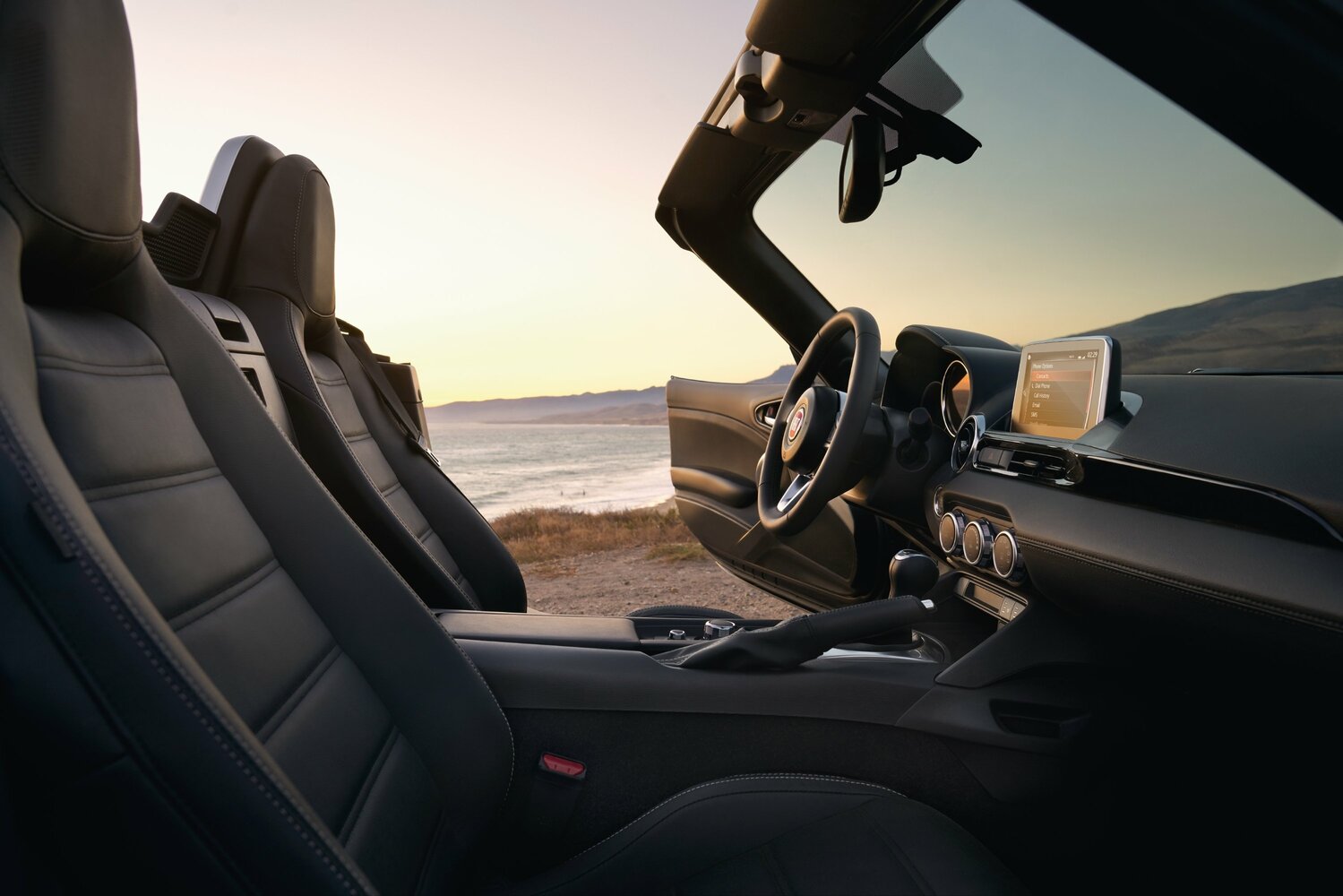 Fiat 124 Spider, I, 2016–2020, Родстер: Передняя часть салона