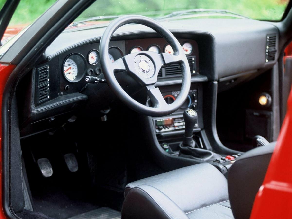 Alfa Romeo RZ, , 1992–1994, Кабриолет: Передняя часть салона