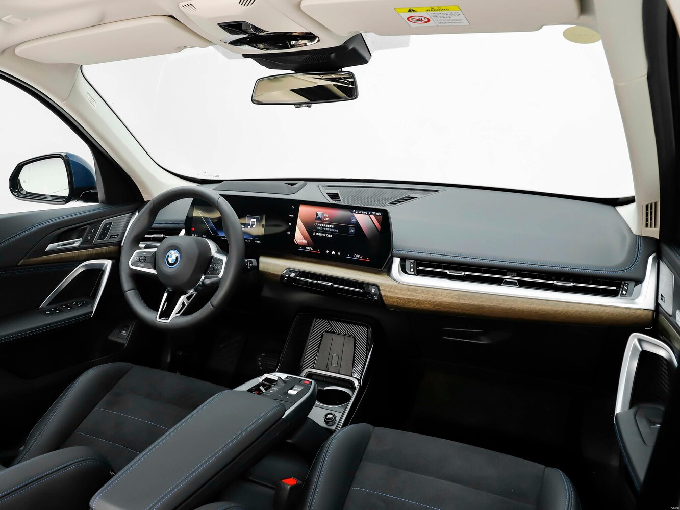 BMW iX1, , 2022–2026, Внедорожник 5 дв. L: Передняя часть салона