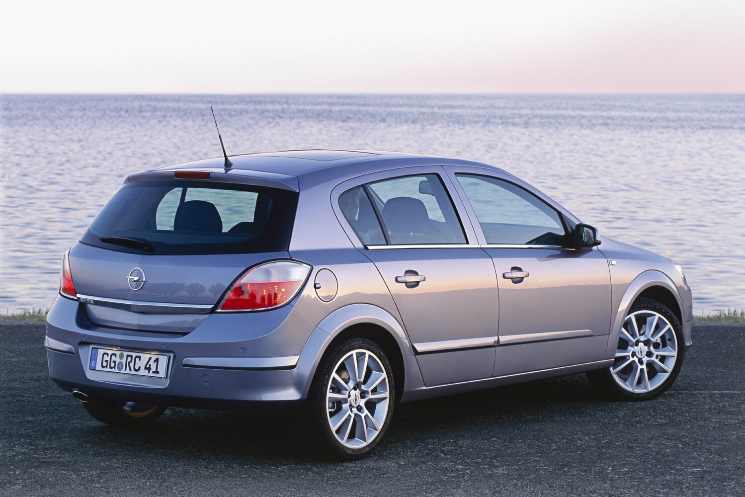 Opel Astra, H, 2004–2007, Hatchback 5 door: Rear three-quarter view