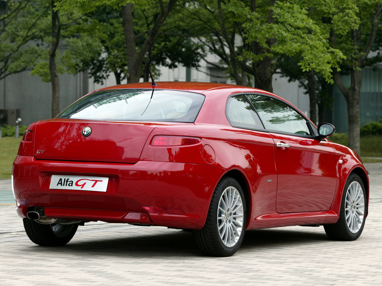 Alfa Romeo GT, , 2003–2010, Купе: Вид сзади в три четверти