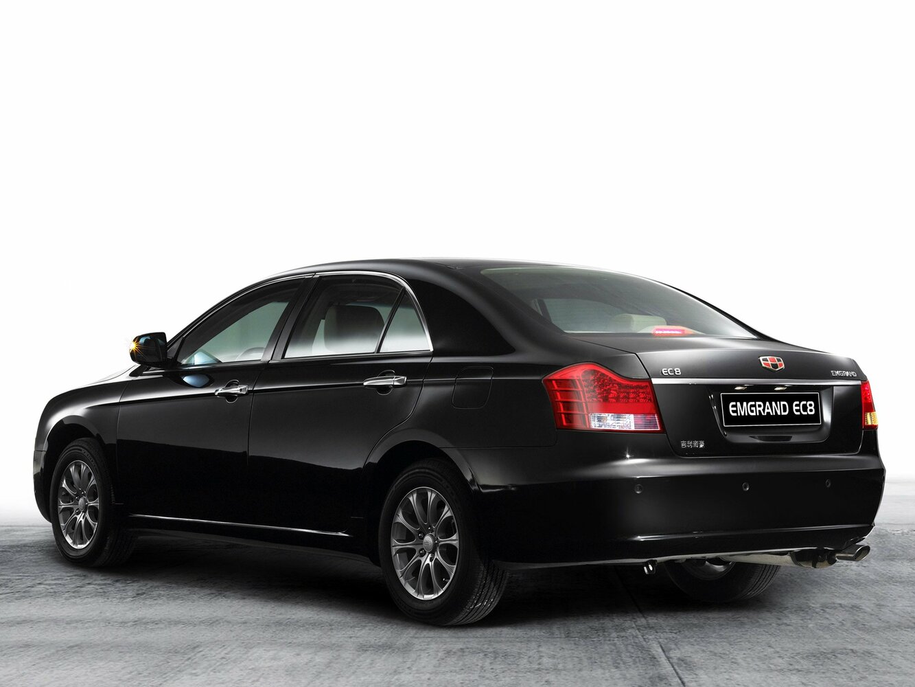 Geely Emgrand EC8, , 2012–2015, Седан: Вид сзади в три четверти