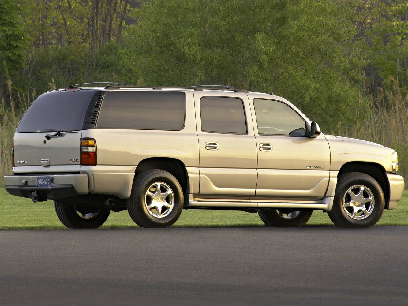 GMC Yukon, II (GMT800), 1999–2006, SUV 5 door XL: Side view