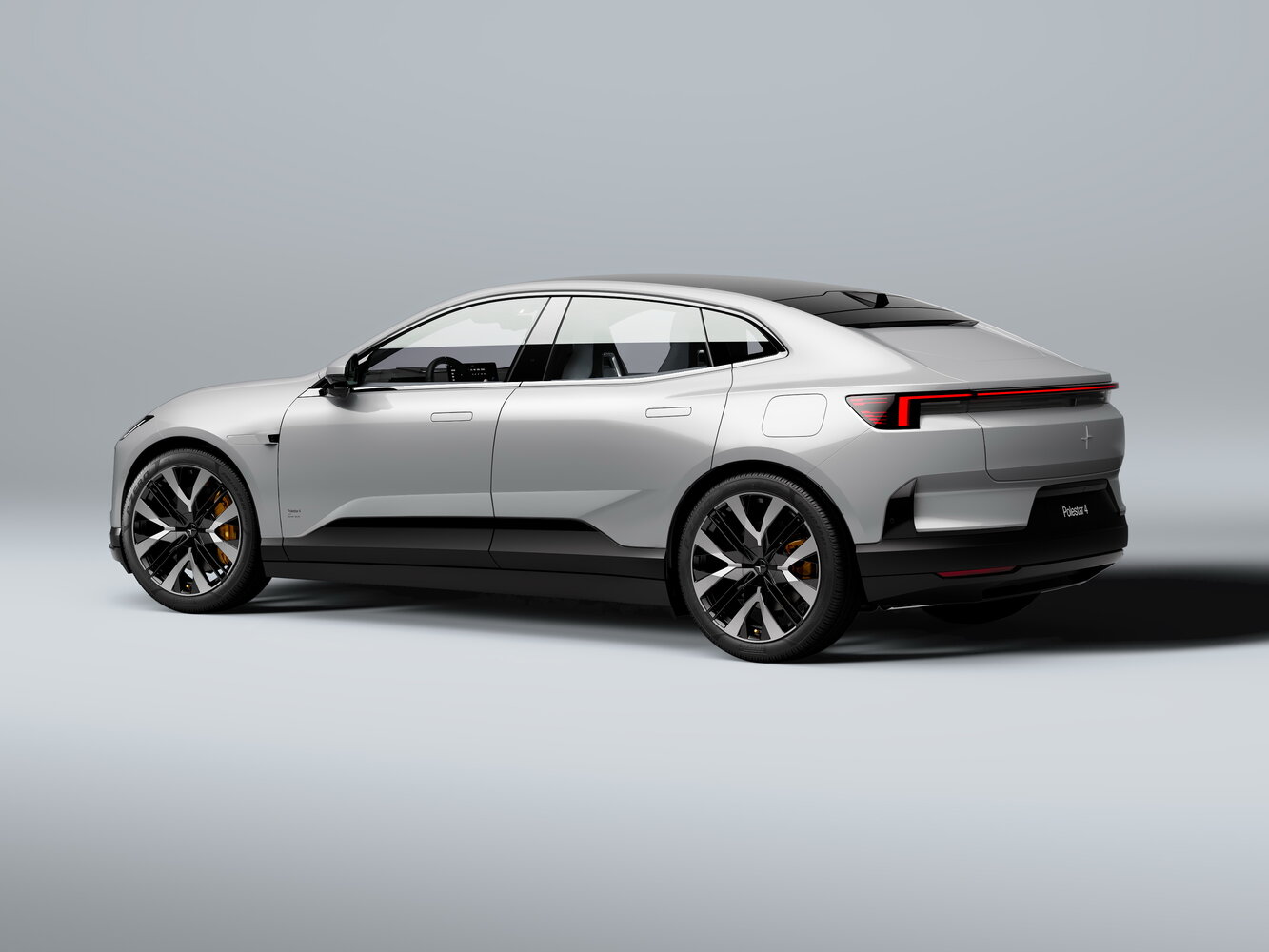 Polestar 4, , 2023–2026, Внедорожник 5 дв.: Вид сзади в три четверти