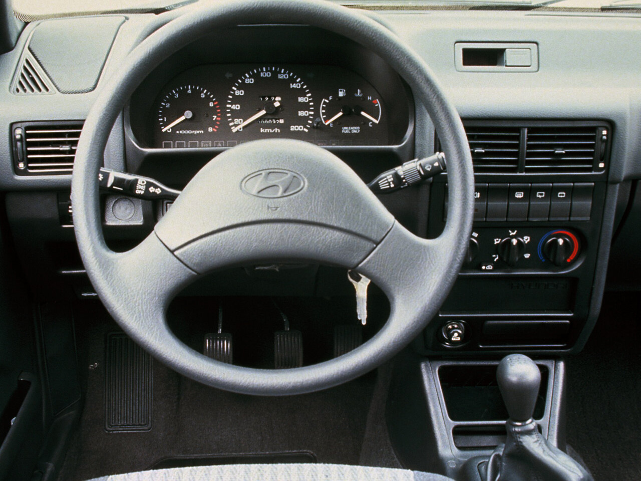 Hyundai Pony, X2, 1989–1994, Sedan: Dashboard
