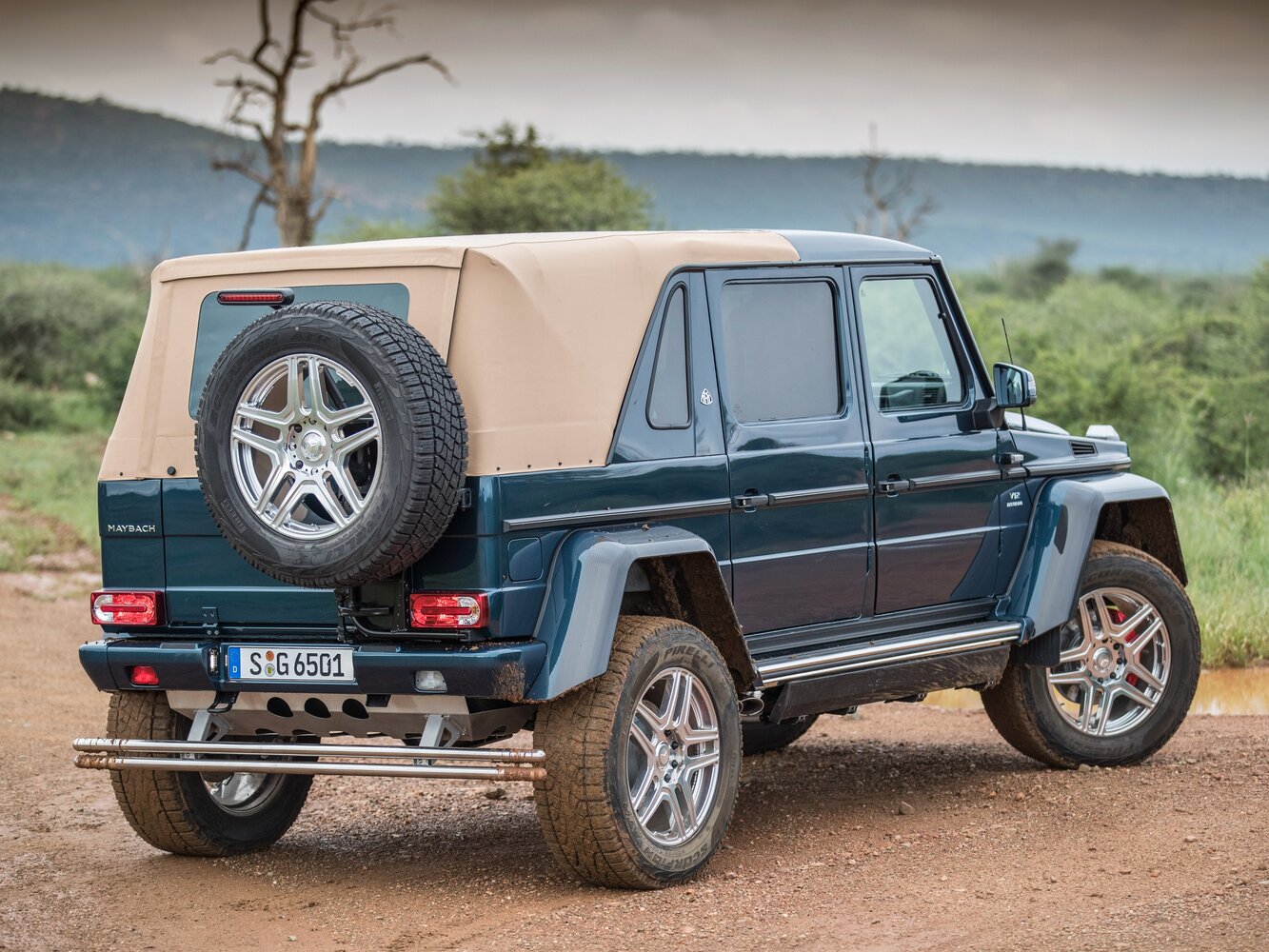 Mercedes-Benz Maybach G 650 Landaulet, I, 2017–2023, SUV open-top: Rear three-quarter view