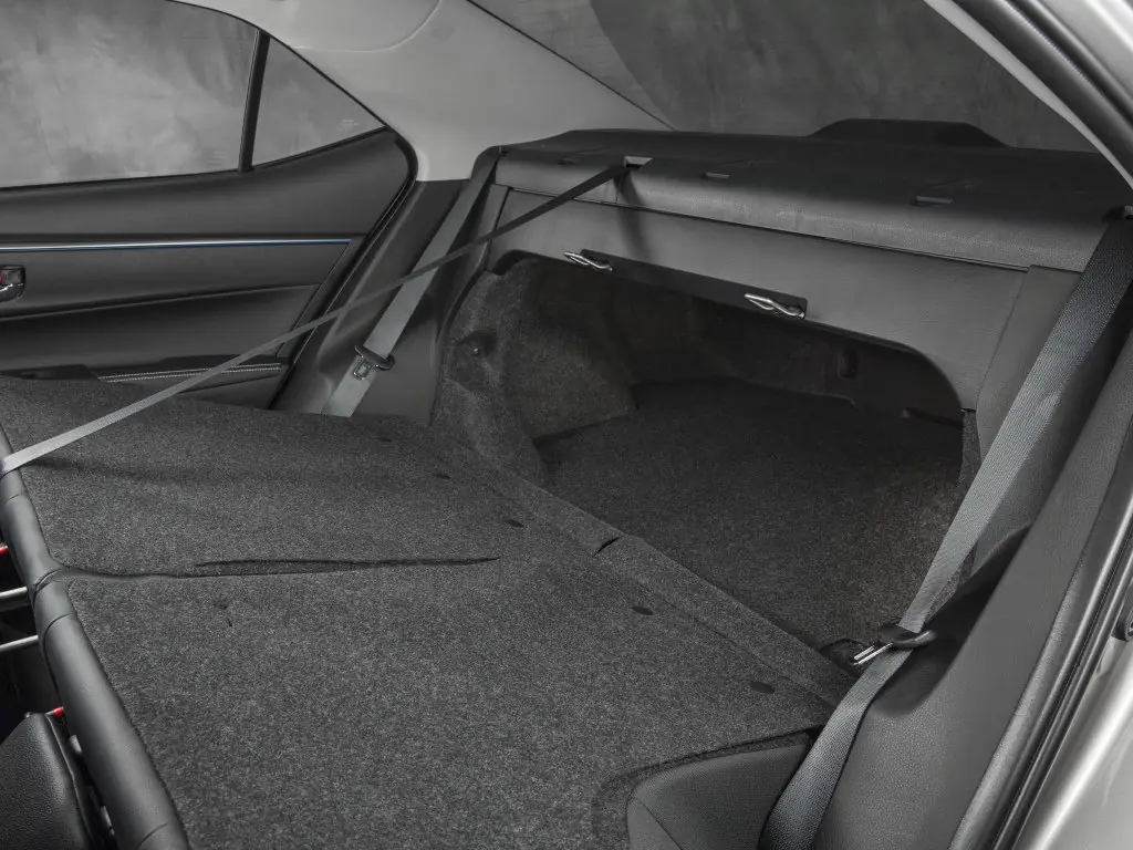 Toyota Corolla, 11 поколение, E170, Седан, США, 04.2013 - 07.2018: фото поколения 8