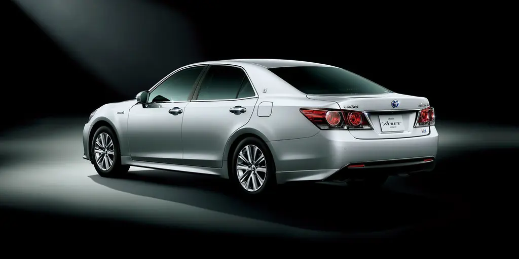 Toyota Crown, 14 поколение, S210, рестайлинг, Седан, Япония, 10.2015 - 05.2018: фото поколения 9