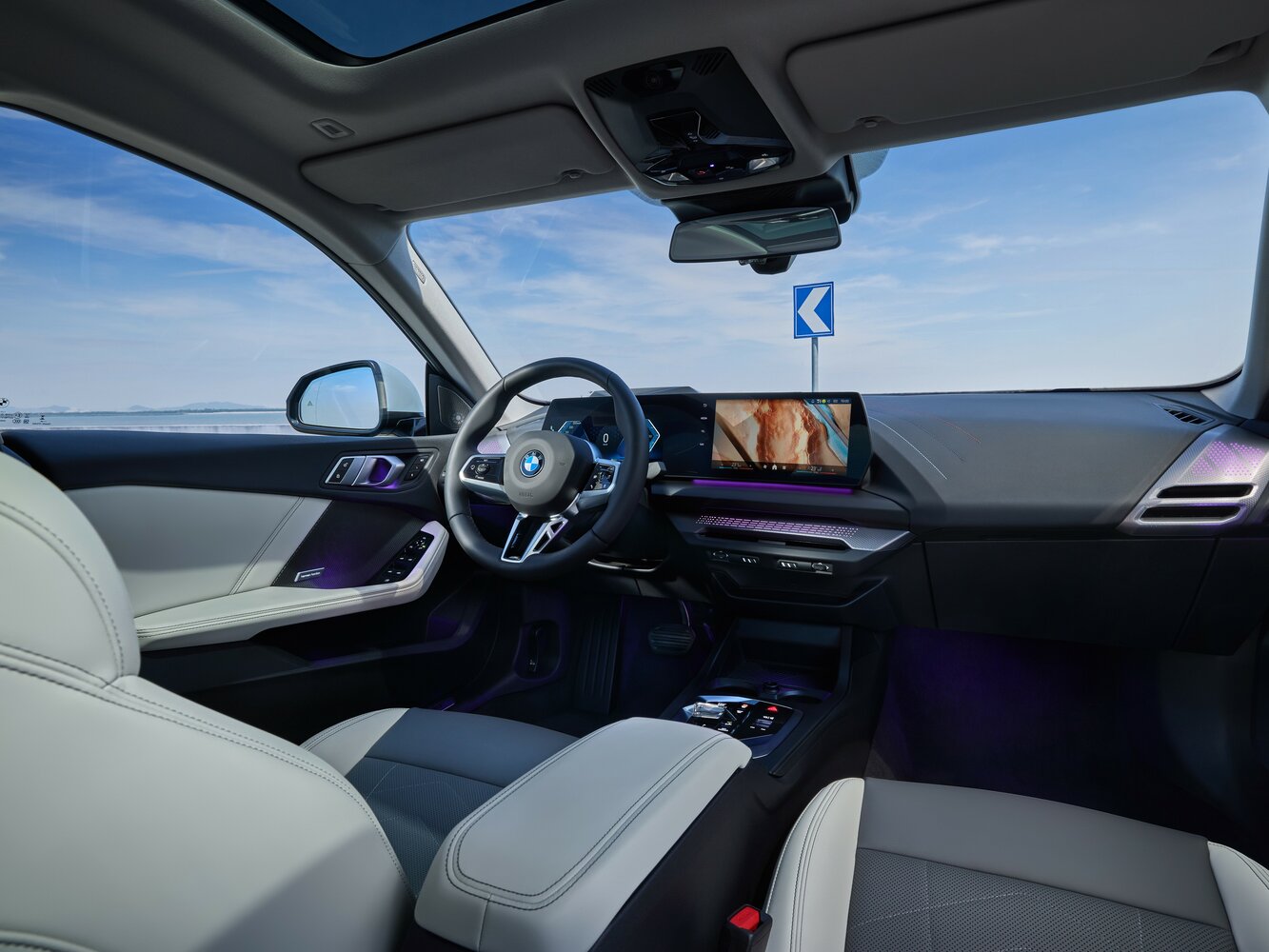 BMW 2 серии, F74/78, 2024–2026, Седан Gran Coupe L: Передняя часть салона