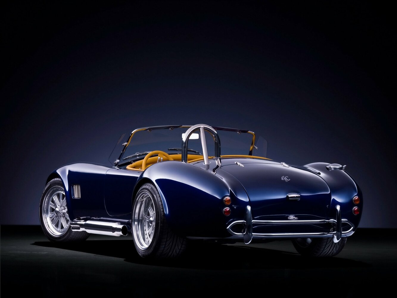 AC Cobra, Mk VI, 2013–2015, Родстер: Rear three-quarter view