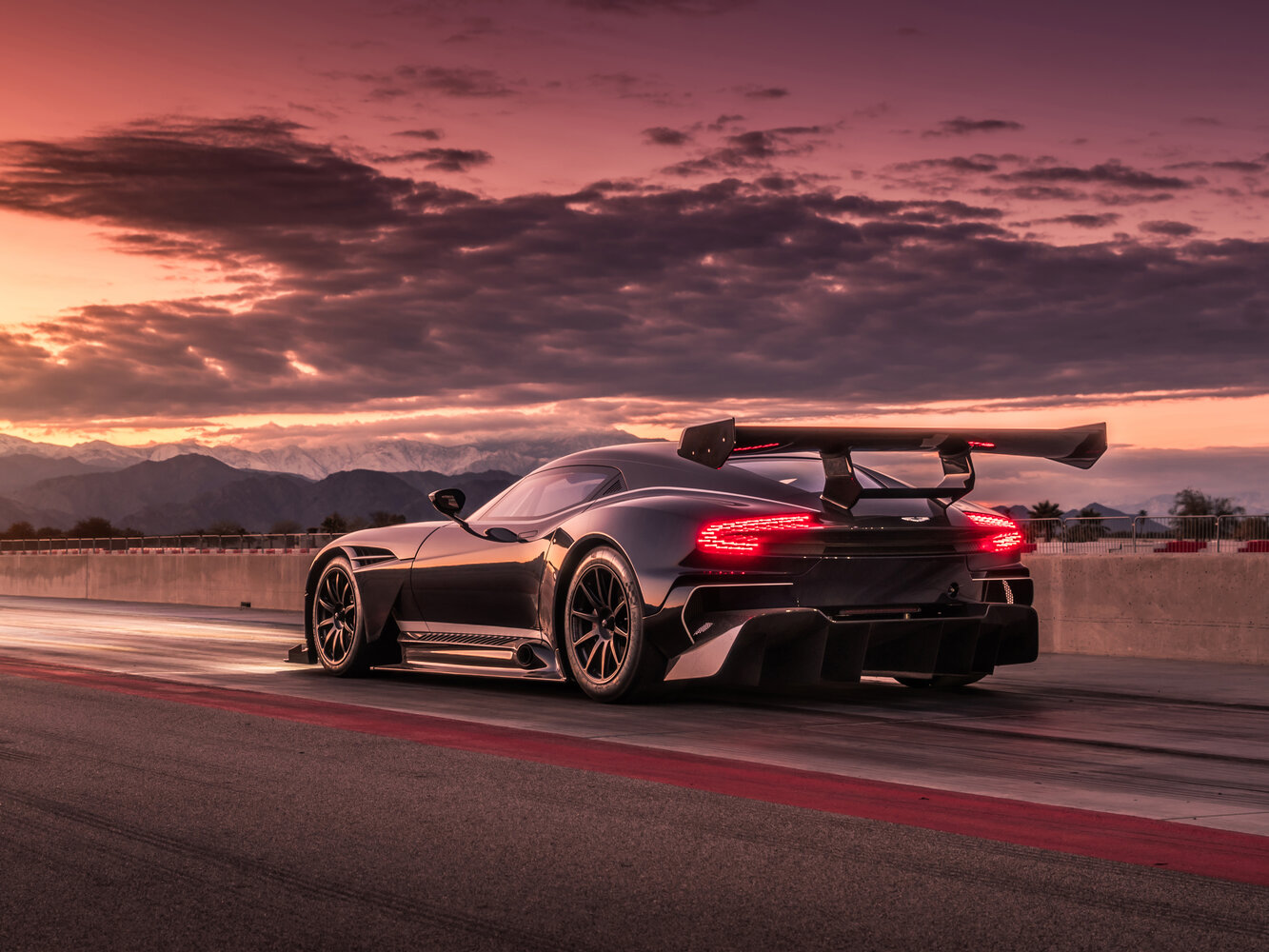 Aston Martin Vulcan, , 2015–2016, Coupe: Rear three-quarter view