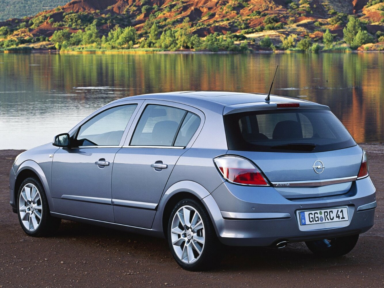 Opel Astra, H Рестайлинг, 2006–2014, Хэтчбек 5 дв.: Вид сзади в три четверти