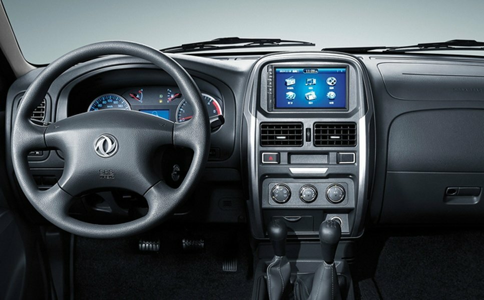 Dongfeng Rich, II, 2014–2018, Пикап Двойная кабина: Передняя панель