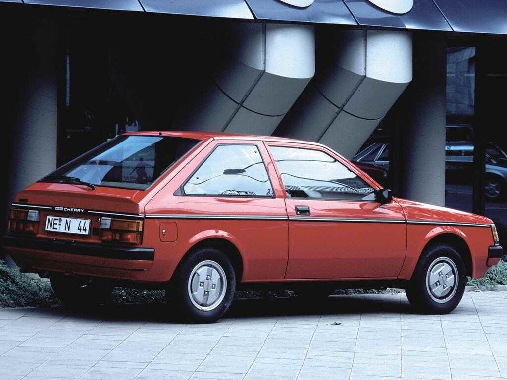 Nissan Cherry, IV (N12), 1982–1987, Hatchback 3 door: Rear three-quarter view
