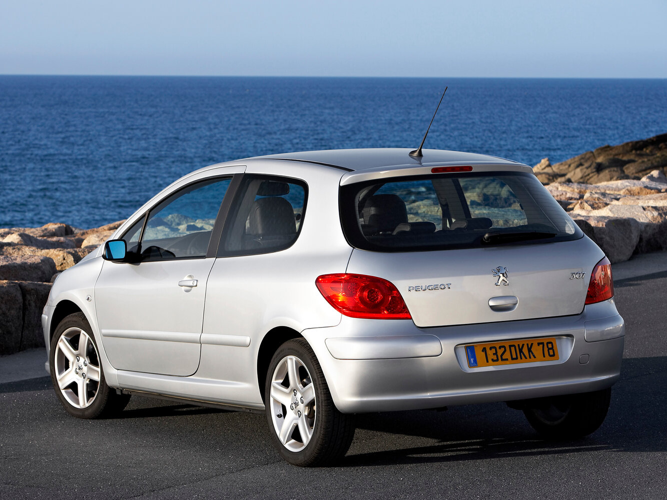 Peugeot 307, I Рестайлинг, 2005–2008, Хэтчбек 3 дв.: Вид сзади в три четверти
