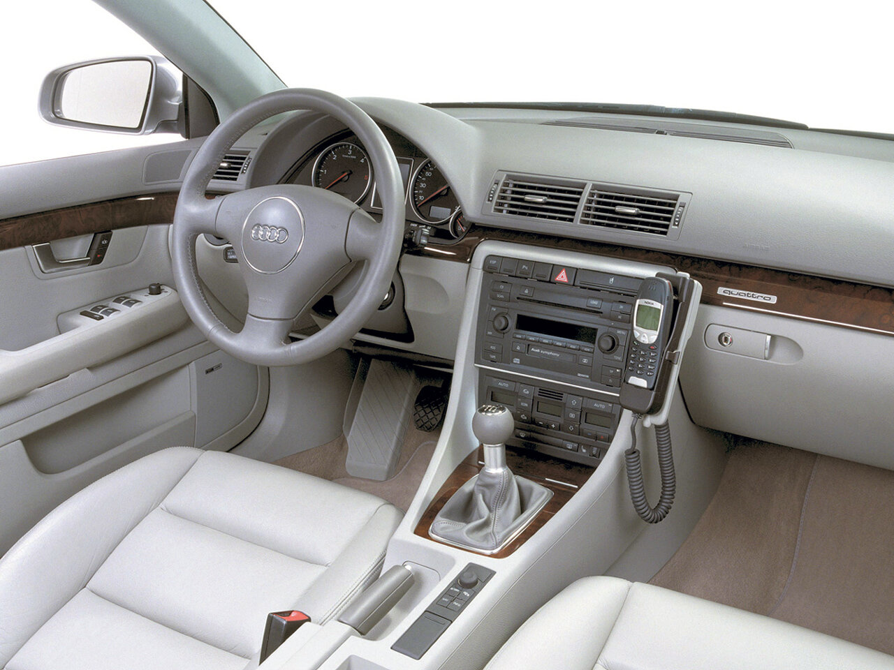 Audi A4, II (B6), 2000–2006, Универсал 5 дв.: Передняя часть салона