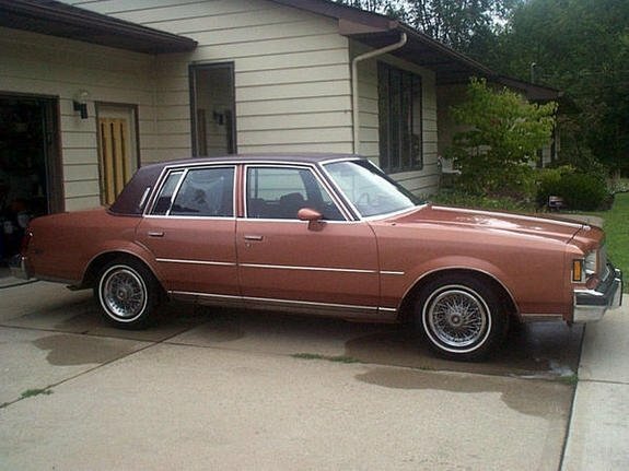Buick Regal, II, 1978–1987, Седан: Вид сбоку