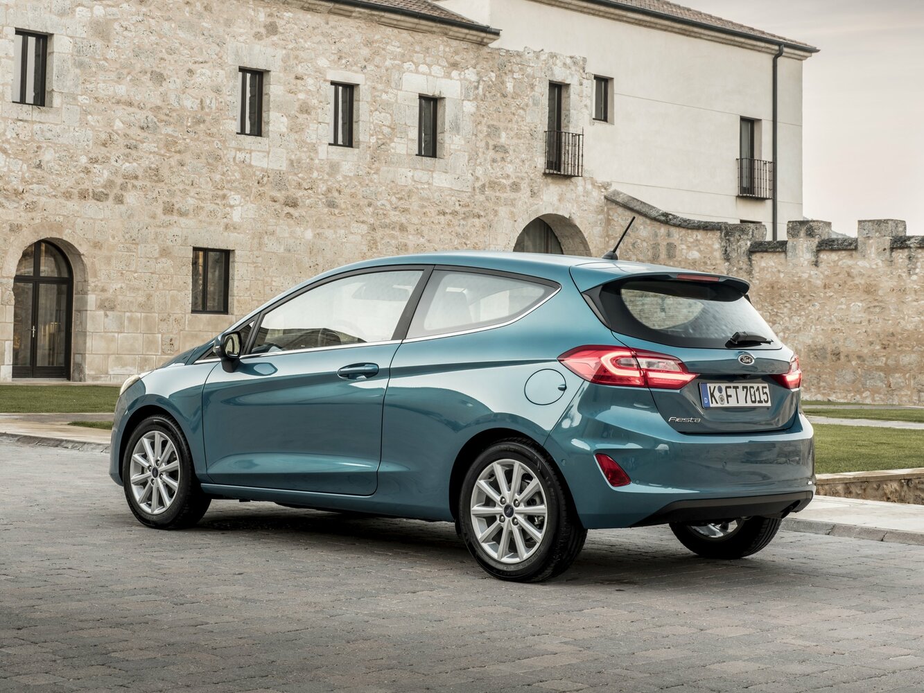 Ford Fiesta, Mk7, 2017–2021, Хэтчбек 3 дв.: Вид сзади в три четверти