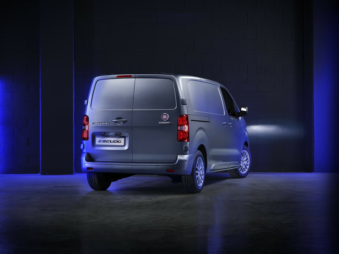 Fiat Scudo, III, 2021–2023, Фургон: Вид сзади в три четверти