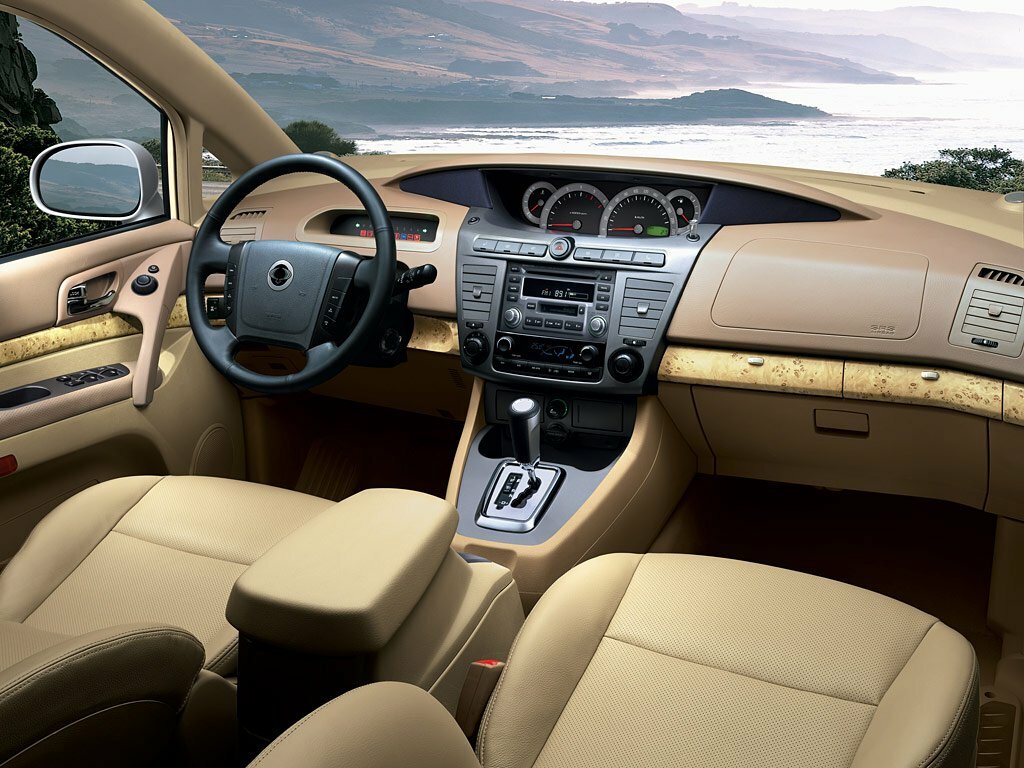 SsangYong Rodius, I, 2004–2007, Минивэн: Передняя панель