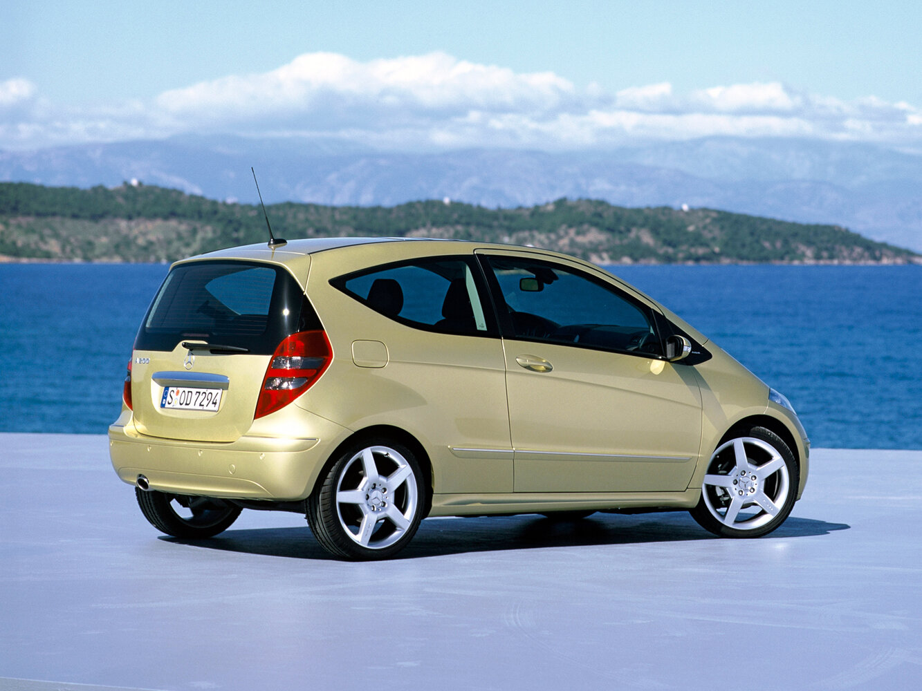 Mercedes-Benz A-Класс, II (W169), 2004–2008, Hatchback 3 door: Rear three-quarter view