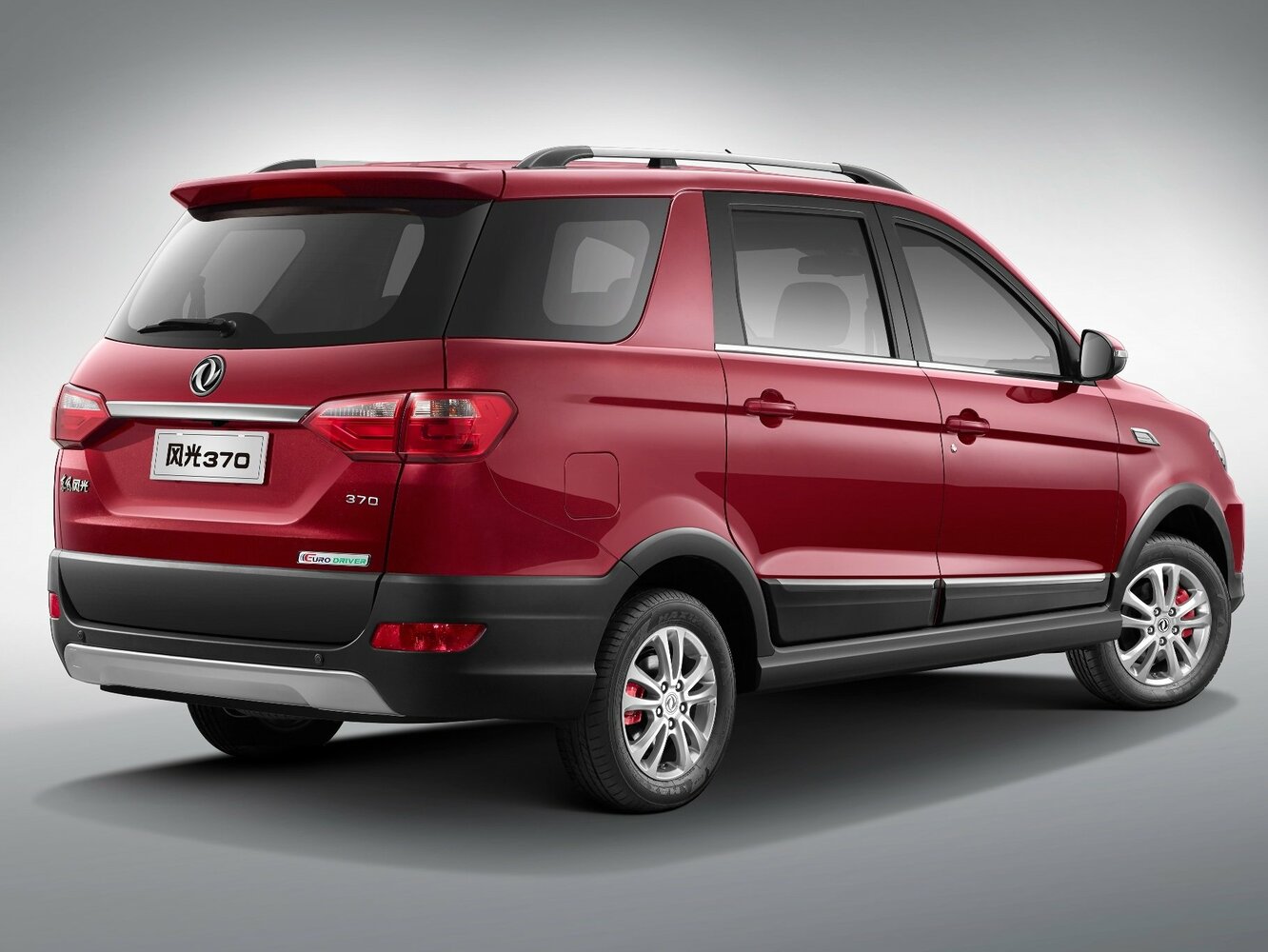 Dongfeng 370, I, 2016–2020, SUV 5 door: Rear three-quarter view