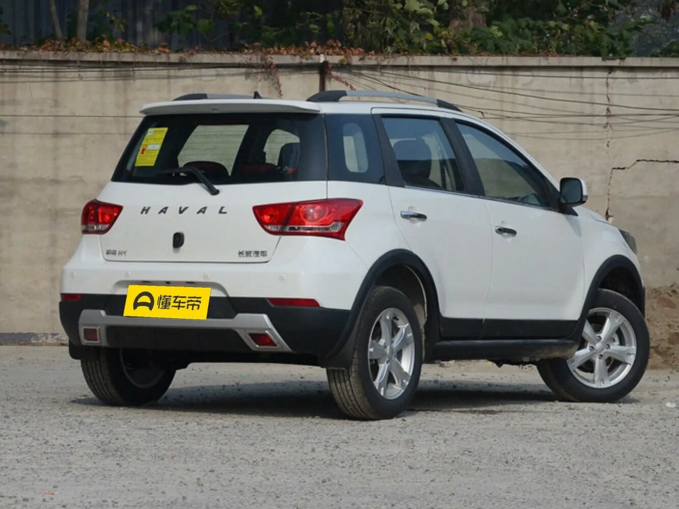 Haval H1, , 2014–2018, SUV 5 door: Rear three-quarter view