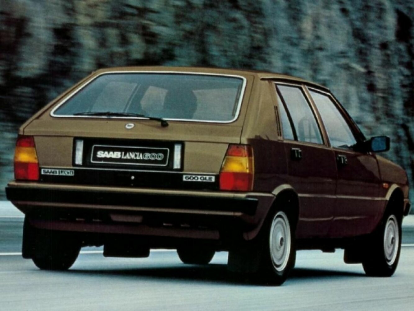 Saab 600, I, 1980–1982, Hatchback 5 door: Rear three-quarter view