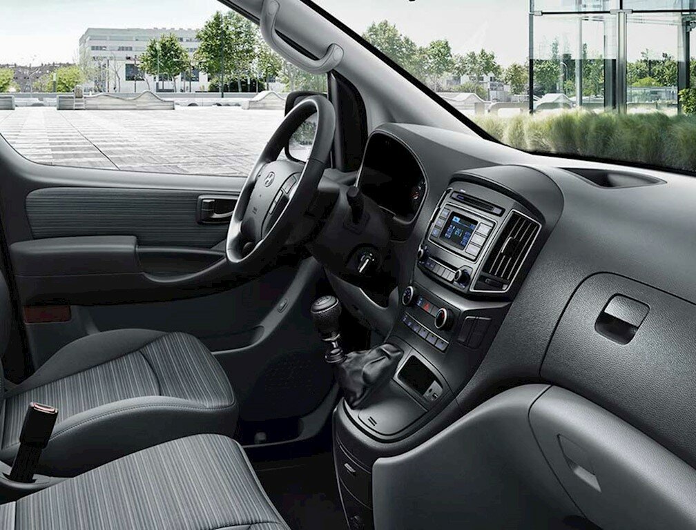 Hyundai Grand Starex, I Рестайлинг 2, 2017–2021, Фургон: Передняя часть салона